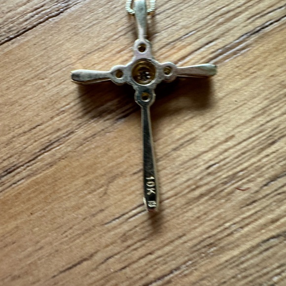 Cross Necklace - Picture 4 of 7